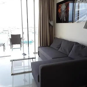 https://first-line-duplex-puerto-banus-sleeps-8-people.es-andalucia.com