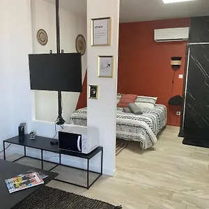 https://studio-cosy-tt-confort-proche-aeroport.hotels-rhonealpes.com